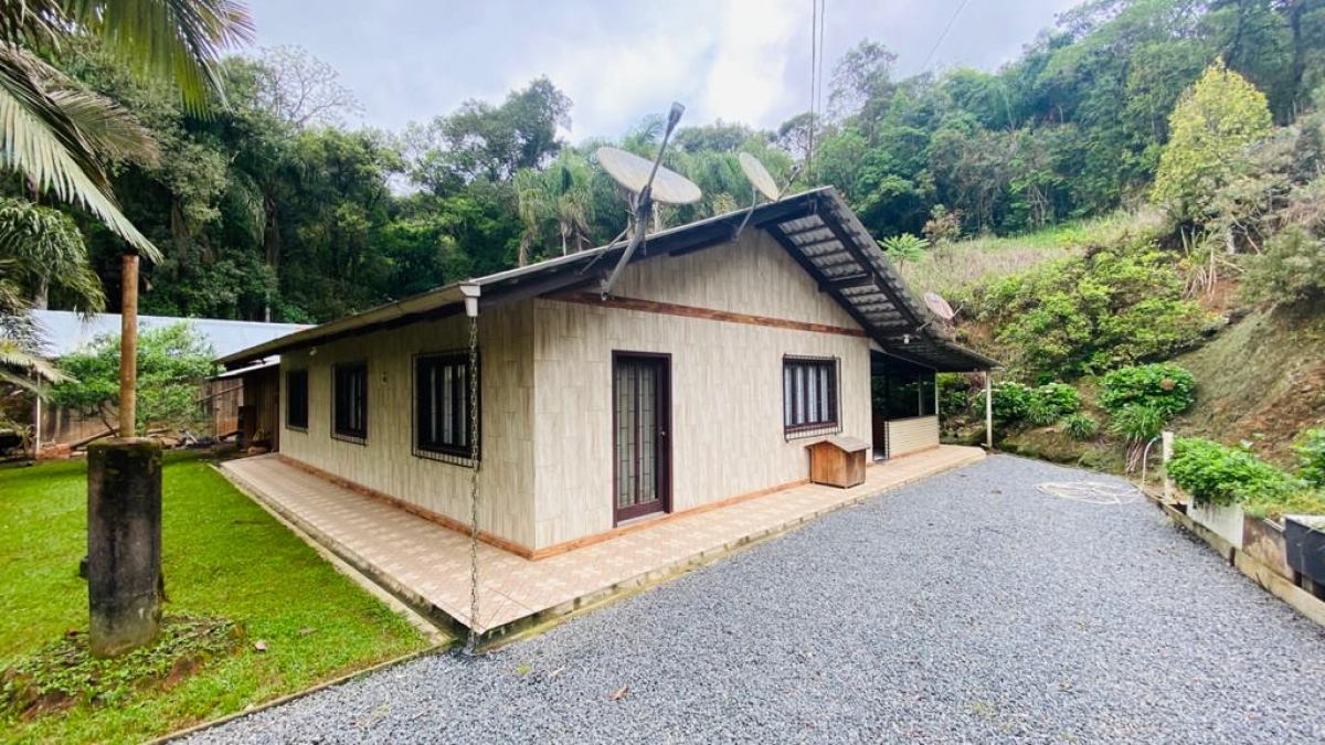 CASA EM PALMEIRAS