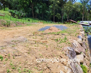 contenção em pedra